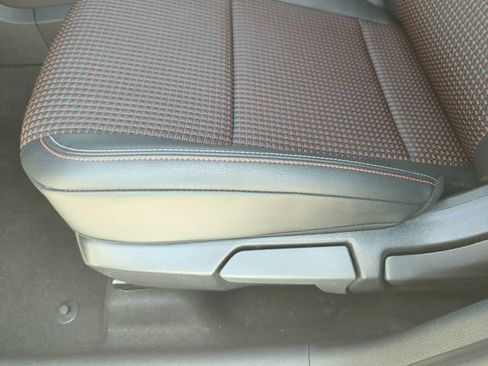 Certified 2025 Nissan Kicks SR FWD image 35