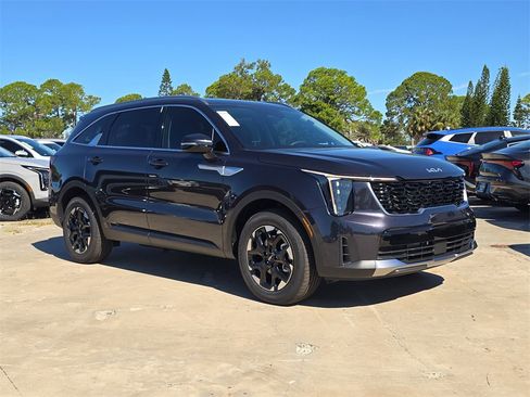 New 2026 Kia Sorento S image 2