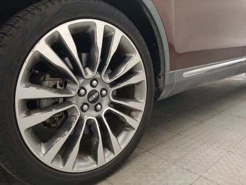 Used 2016 Lincoln MKX Reserve w/ Luxury Package AWD/4WD image 31