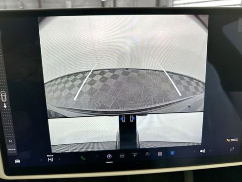 Used 2022 Tesla Model S image 25