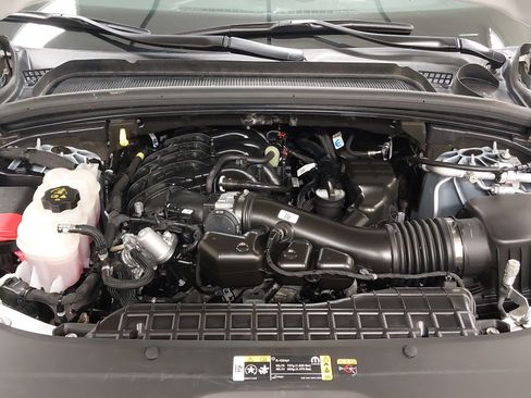 Used 2024 Jeep Grand Cherokee L Laredo image 30