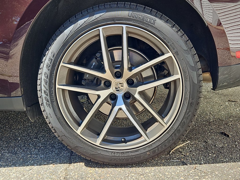 Certified 2026 Porsche Macan AWD/4WD image 11