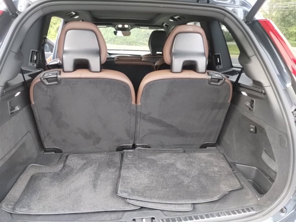 Used 2024 Volvo XC90 B6 Plus AWD/4WD image 13