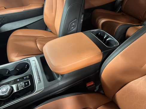 New 2026 Kia Carnival EX image 26