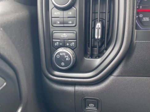 Used 2019 Chevrolet Silverado 1500 Custom Trail Boss w/ Custom Convenience Package image 16