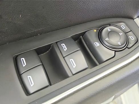 Used 2024 Chevrolet Silverado 1500 LT image 30