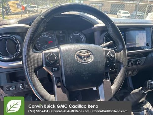 Used 2018 Toyota Tacoma TRD Sport w/ Exterior Package AWD/4WD image 15