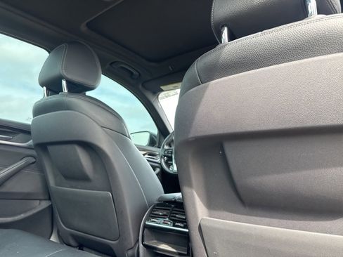 Used 2019 BMW 530i xDrive w/ Convenience Package image 35