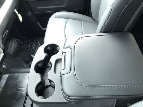 New 2026 RAM 2500 Tradesman w/ Chrome Appearance Group AWD/4WD image 17