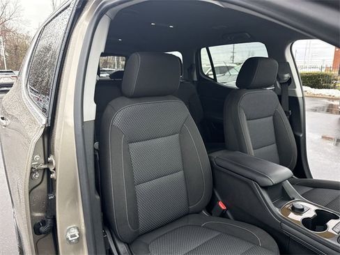 Used 2022 GMC Acadia SLE image 27