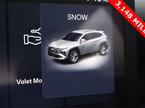 Used 2025 Hyundai Tucson SE image 21