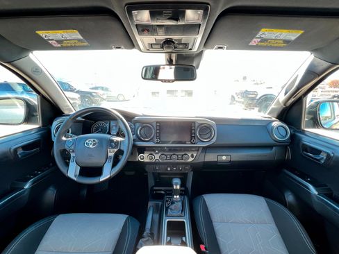 Used 2023 Toyota Tacoma TRD Off-Road image 10