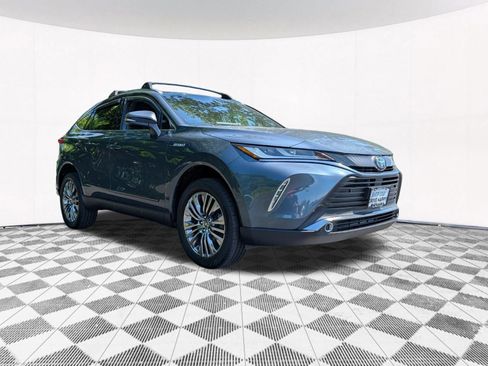 Used 2021 Toyota Venza XLE w/ Softex Package AWD/4WD image 16
