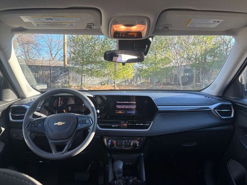 Used 2025 Chevrolet TrailBlazer LT w/ Driver Confidence Package image 31