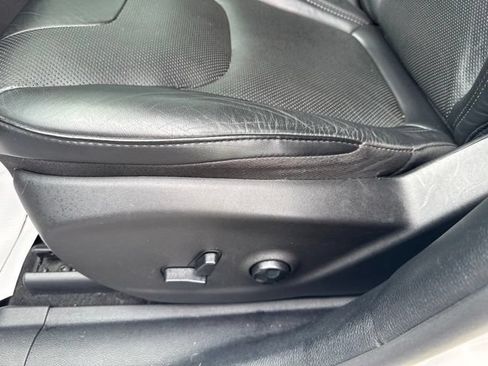 Used 2019 Jeep Cherokee Limited AWD/4WD image 14