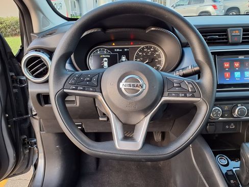 Used 2025 Nissan Versa SV w/ Trunk Package FWD image 18