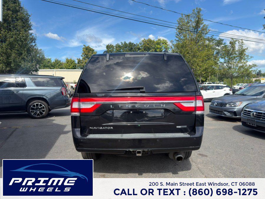Used 2015 Lincoln Navigator 2WD image 6