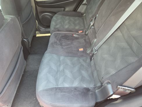 Used 2015 Nissan Rogue SV AWD/4WD image 19