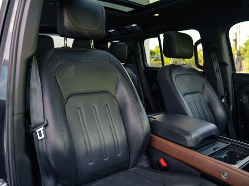 Used 2021 Land Rover Defender 110 X AWD/4WD image 5