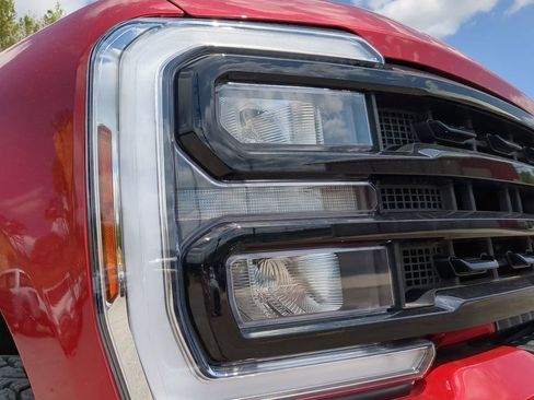 Used 2024 Ford F250 Lariat w/ Lariat Ultimate Package AWD/4WD image 13