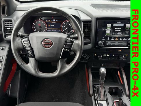 Used 2022 Nissan Frontier PRO-4X w/ Technology Package image 11
