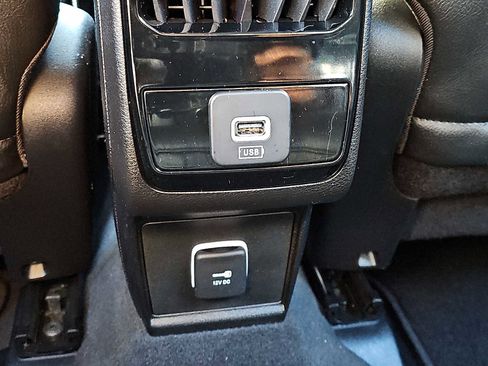 Used 2022 Jeep Compass Limited image 11