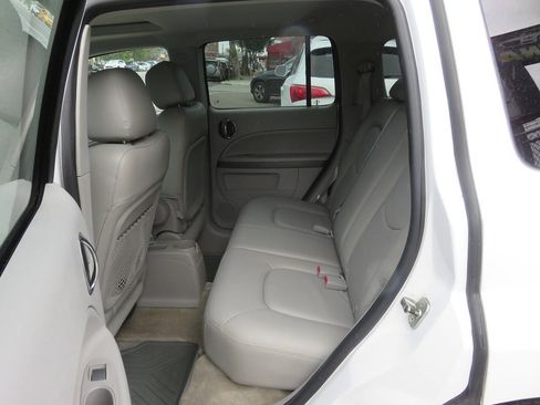Used 2011 Chevrolet HHR LT FWD image 17