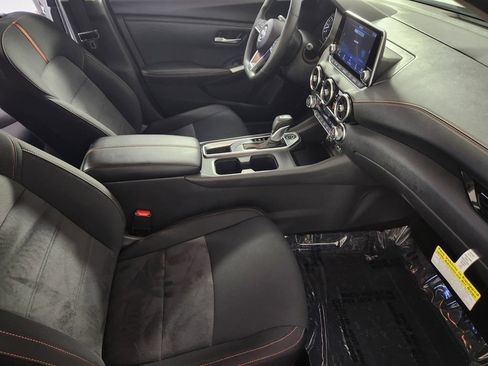 Certified 2025 Nissan Sentra SR FWD image 16