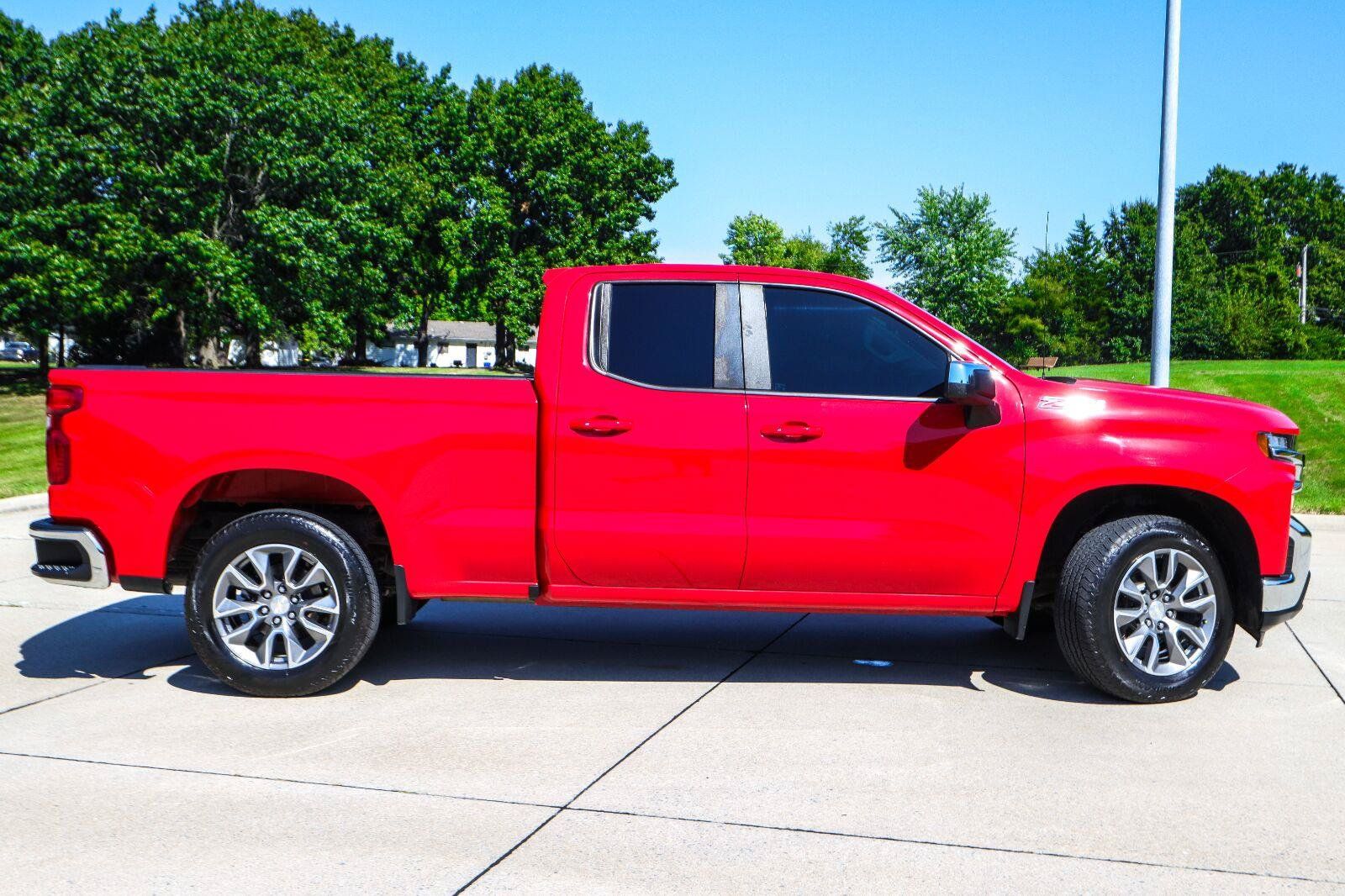 Used 2019 Chevrolet Silverado 1500 LT w/ All-Star Edition AWD/4WD image 5