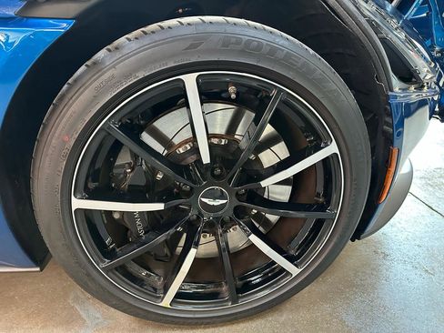 Used 2022 Aston Martin DB11 Volante image 23