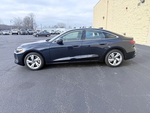 Used 2025 Audi A5 2.0T Premium Plus image 2