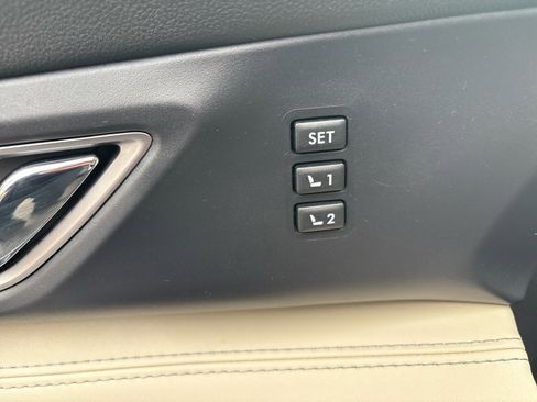 Used 2023 Subaru Ascent Limited image 11