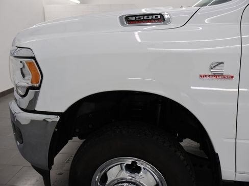 Used 2024 RAM 3500 Tradesman w/ Chrome Appearance Group image 35