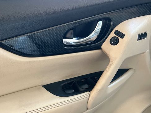 Used 2017 Nissan Rogue SL FWD image 13