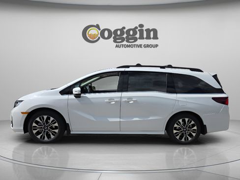 New 2026 Honda Odyssey Elite image 3