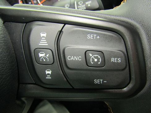 Used 2024 Jeep Gladiator Sport AWD/4WD image 26