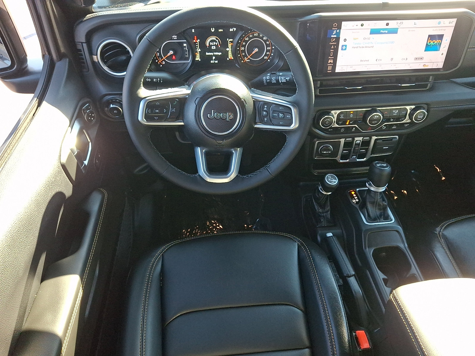 Used 2025 Jeep Wrangler Unlimited Sahara AWD/4WD image 12
