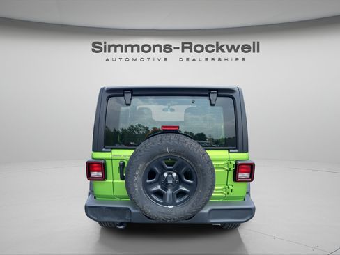 Used 2025 Jeep Wrangler Sport AWD/4WD image 4