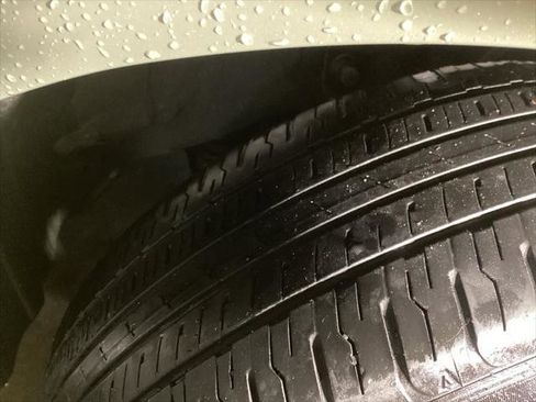 Certified 2024 Toyota Venza LE image 6