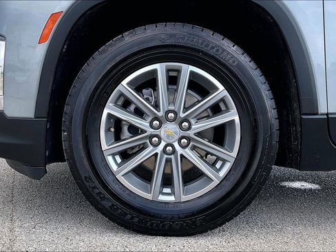 Used 2023 Chevrolet Traverse LT image 35