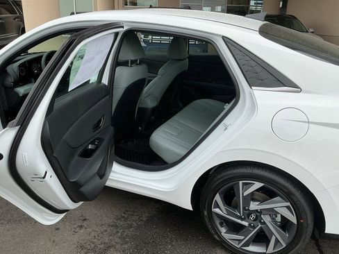New 2026 Hyundai Elantra Limited FWD image 16