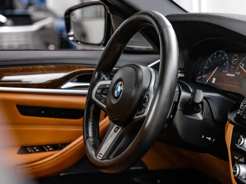 Used 2019 BMW M550i xDrive w/ Premium Package 2 AWD/4WD image 16