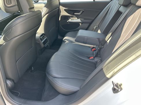 Certified 2025 Mercedes-Benz E 350 Sedan w/ Winter Package image 40