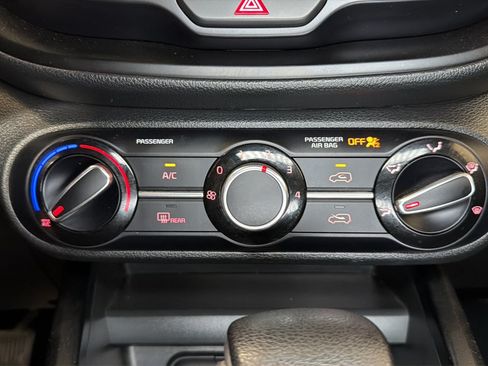 Used 2021 Kia Soul LX FWD image 28
