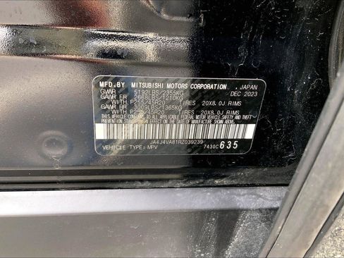 Used 2024 Mitsubishi Outlander SE image 32