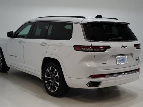 Used 2023 Jeep Grand Cherokee L Overland w/ Luxury Tech Group IV AWD/4WD image 5