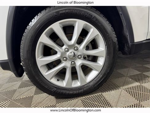 Used 2017 Jeep Grand Cherokee Limited w/ Luxury Group II AWD/4WD image 26
