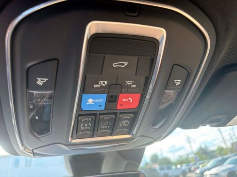 New 2026 Jeep Grand Cherokee Limited AWD/4WD image 16