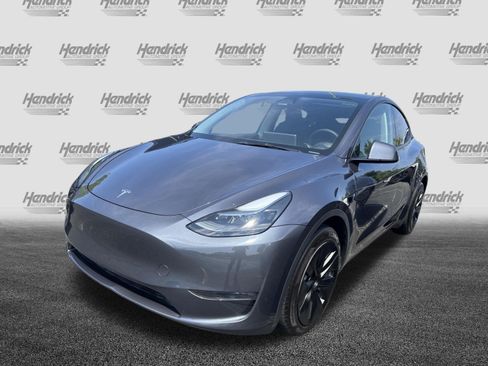 Used 2023 Tesla Model Y AWD image 8