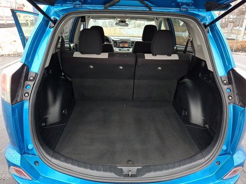 Used 2018 Toyota RAV4 XLE w/ Plus Extra Value Package image 29